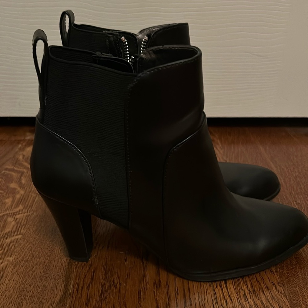 Adrienne Vittadini Black Leather Booties